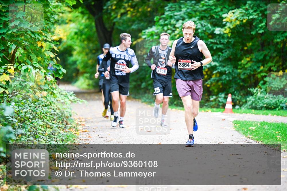 12.10.2025 - Bramfelder Halbmarathon 2025 Dr. Thomas Lammeyer http://msf.ph/oto/9360108 12.10.2025 11:10:41 Laufen 2872, 15, 2864 meine-sportfotos.de
