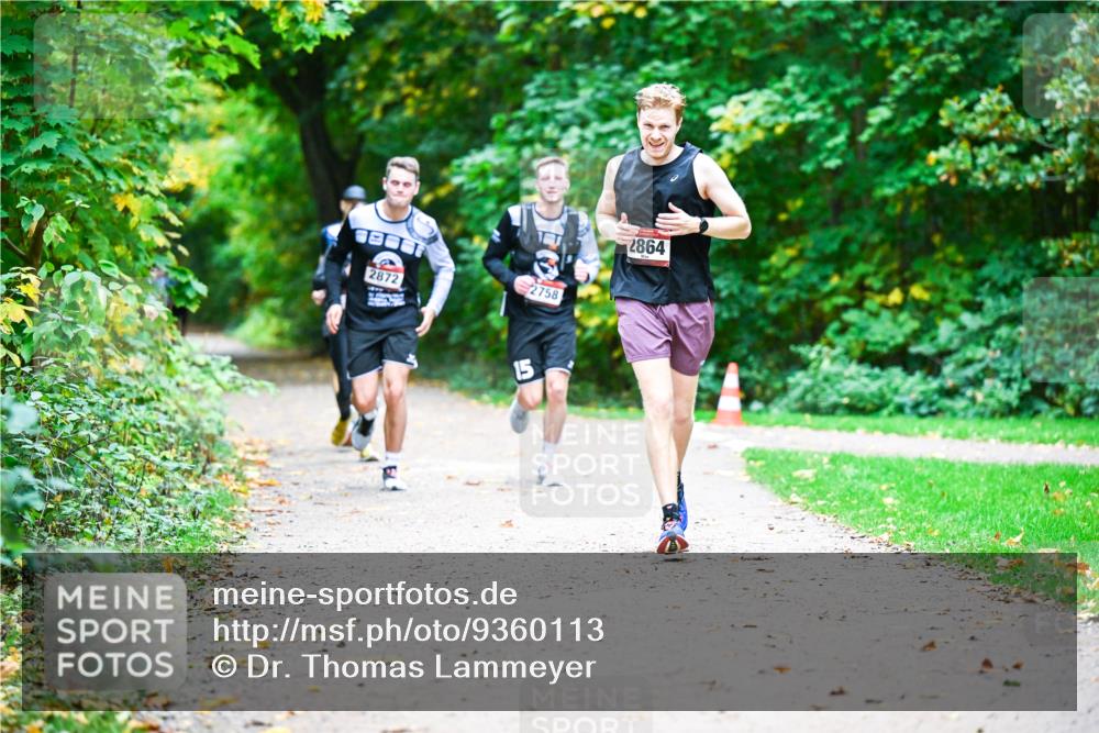 12.10.2025 - Bramfelder Halbmarathon 2025 Dr. Thomas Lammeyer http://msf.ph/oto/9360113 12.10.2025 11:10:42 Laufen 2872, 5, 2758, 2864 meine-sportfotos.de