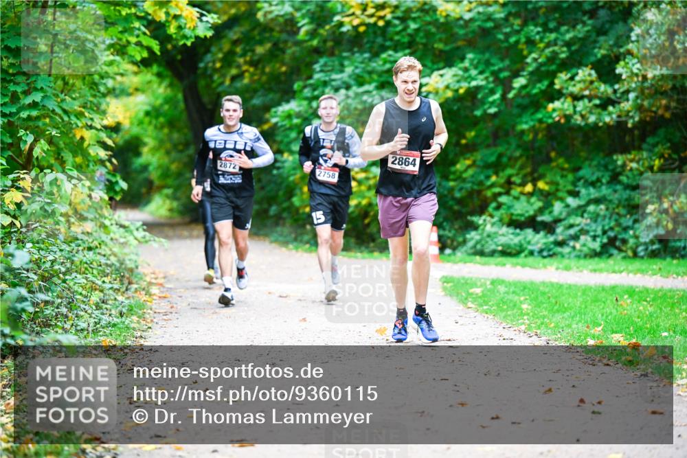 12.10.2025 - Bramfelder Halbmarathon 2025 Dr. Thomas Lammeyer http://msf.ph/oto/9360115 12.10.2025 11:10:42 Laufen 2872, 2758, 2864, 15 meine-sportfotos.de