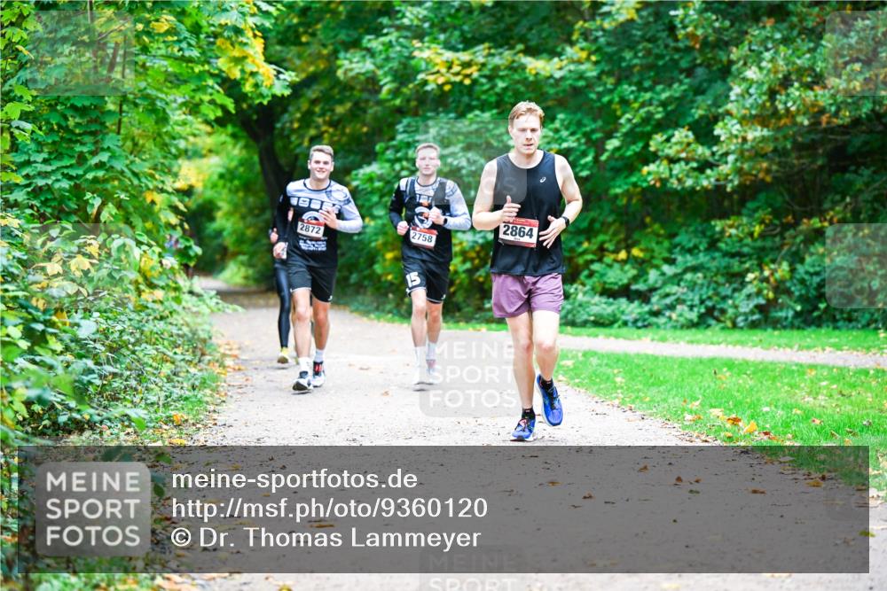 12.10.2025 - Bramfelder Halbmarathon 2025 Dr. Thomas Lammeyer http://msf.ph/oto/9360120 12.10.2025 11:10:43 Laufen 2872, 2758, 2864 meine-sportfotos.de