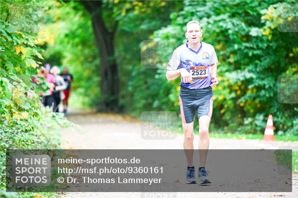 12.10.2025 - Bramfelder Halbmarathon 2025 Dr. Thomas Lammeyer http://msf.ph/oto/9360161 12.10.2025 11:10:58 Laufen 2010, 2523 meine-sportfotos.de