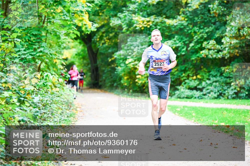12.10.2025 - Bramfelder Halbmarathon 2025 Dr. Thomas Lammeyer http://msf.ph/oto/9360176 12.10.2025 11:11:00 Laufen 2522 meine-sportfotos.de
