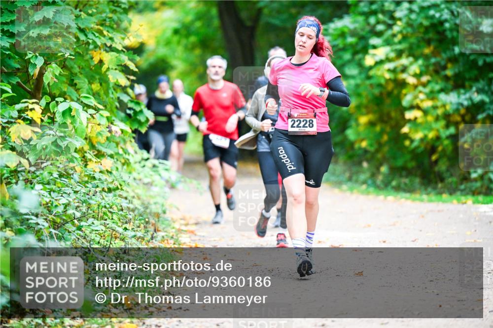 12.10.2025 - Bramfelder Halbmarathon 2025 Dr. Thomas Lammeyer http://msf.ph/oto/9360186 12.10.2025 11:11:09 Laufen 2228 meine-sportfotos.de