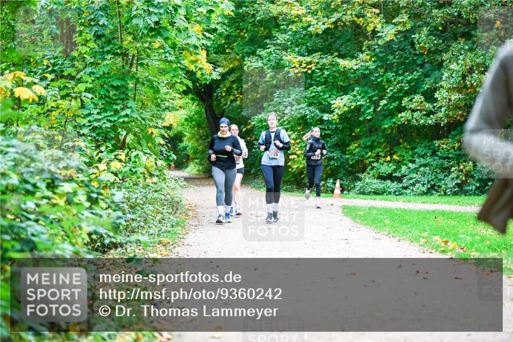 12.10.2025 - Bramfelder Halbmarathon 2025 Dr. Thomas Lammeyer http://msf.ph/oto/9360242 12.10.2025 11:11:18 Laufen 81, 2226, 2736 meine-sportfotos.de
