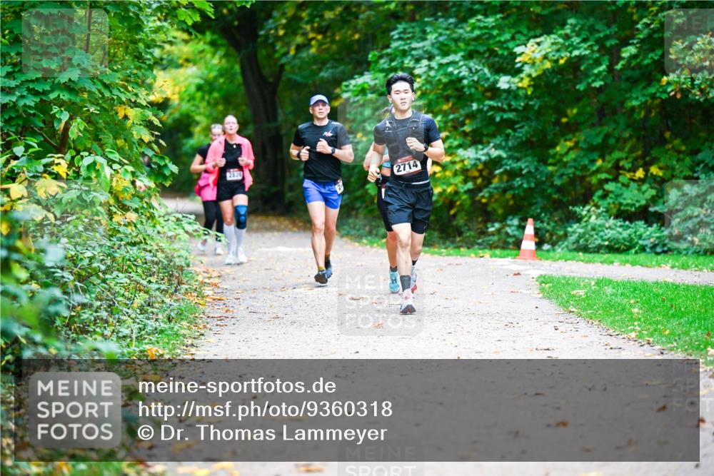 12.10.2025 - Bramfelder Halbmarathon 2025 Dr. Thomas Lammeyer http://msf.ph/oto/9360318 12.10.2025 11:11:39 Laufen 2820, 2714 meine-sportfotos.de