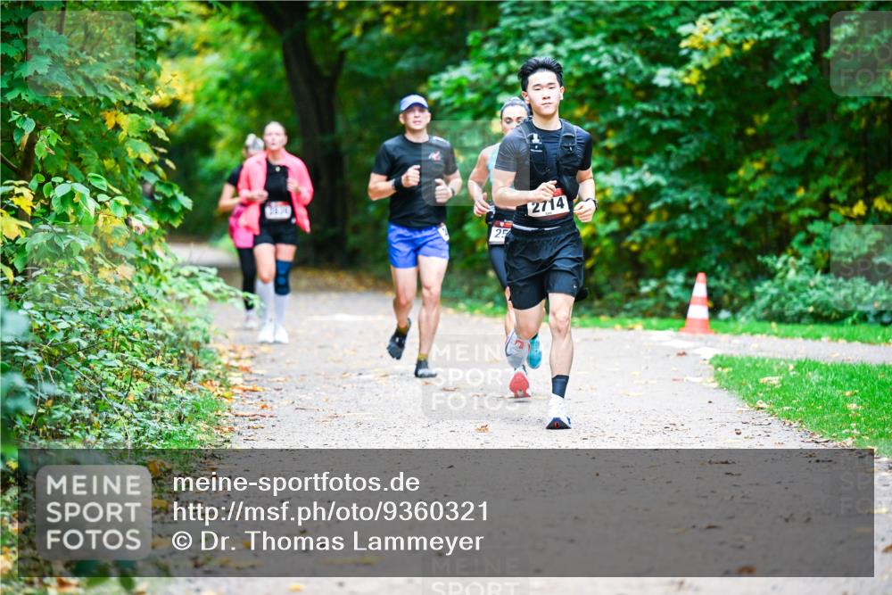 12.10.2025 - Bramfelder Halbmarathon 2025 Dr. Thomas Lammeyer http://msf.ph/oto/9360321 12.10.2025 11:11:40 Laufen 2714, 25 meine-sportfotos.de
