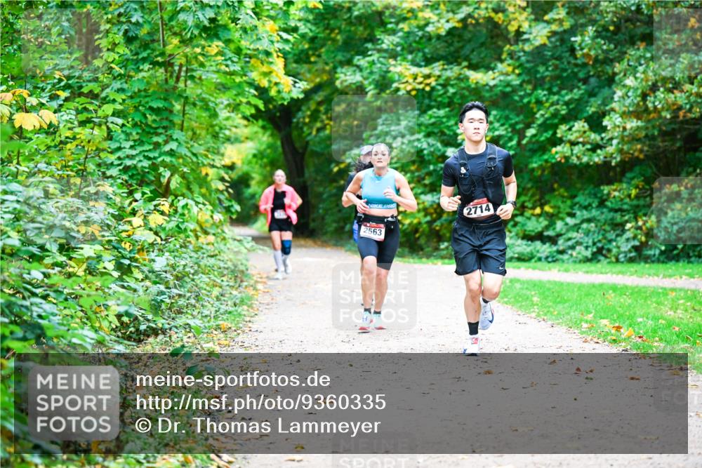 12.10.2025 - Bramfelder Halbmarathon 2025 Dr. Thomas Lammeyer http://msf.ph/oto/9360335 12.10.2025 11:11:41 Laufen 2714, 2563 meine-sportfotos.de