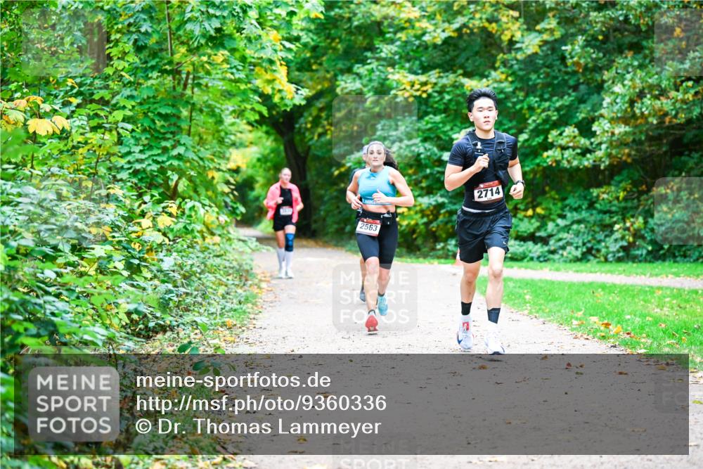 12.10.2025 - Bramfelder Halbmarathon 2025 Dr. Thomas Lammeyer http://msf.ph/oto/9360336 12.10.2025 11:11:42 Laufen 2714, 2563 meine-sportfotos.de