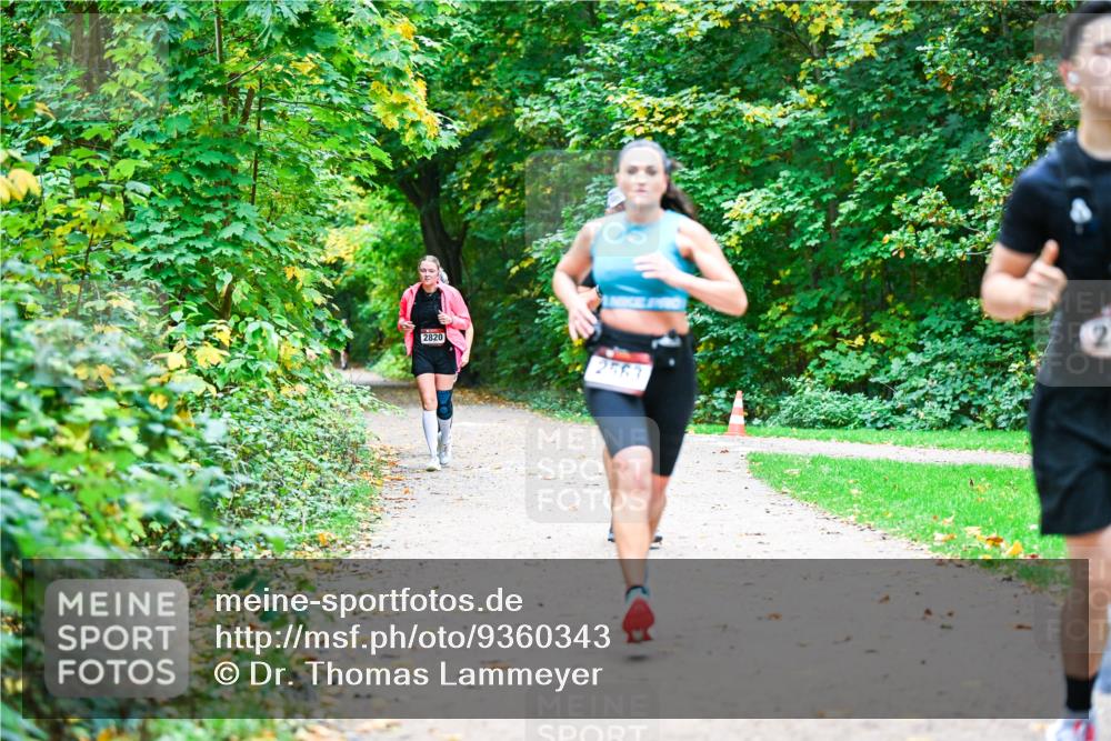 12.10.2025 - Bramfelder Halbmarathon 2025 Dr. Thomas Lammeyer http://msf.ph/oto/9360343 12.10.2025 11:11:43 Laufen 2820, 2563 meine-sportfotos.de