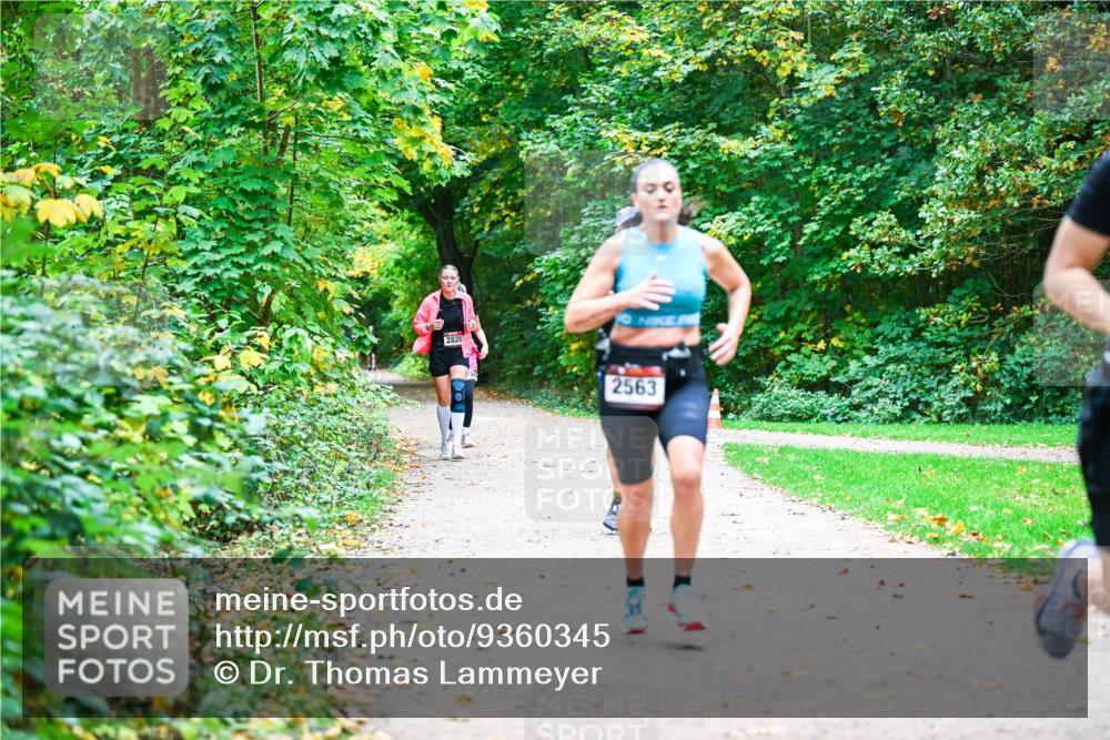 12.10.2025 - Bramfelder Halbmarathon 2025 Dr. Thomas Lammeyer http://msf.ph/oto/9360345 12.10.2025 11:11:43 Laufen 2820, 2563 meine-sportfotos.de