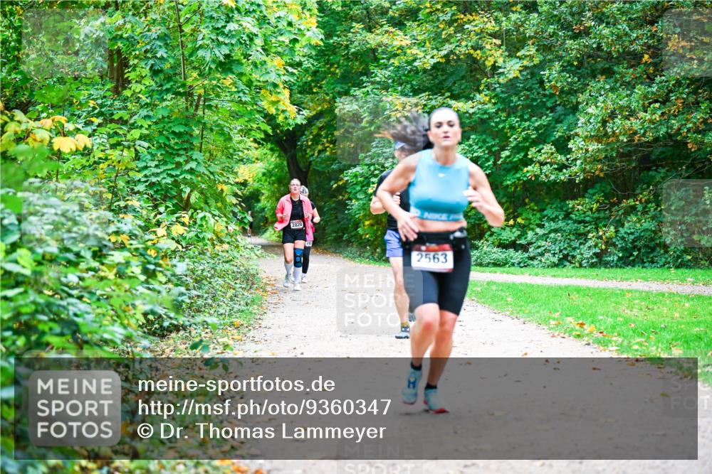 12.10.2025 - Bramfelder Halbmarathon 2025 Dr. Thomas Lammeyer http://msf.ph/oto/9360347 12.10.2025 11:11:43 Laufen 2820, 2563 meine-sportfotos.de
