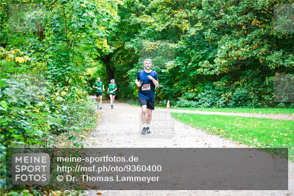 12.10.2025 - Bramfelder Halbmarathon 2025 Dr. Thomas Lammeyer http://msf.ph/oto/9360400 12.10.2025 11:12:13 Laufen 2957 meine-sportfotos.de
