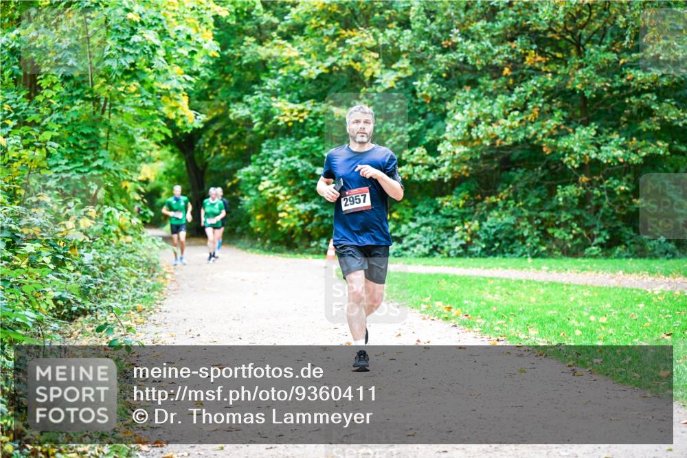 12.10.2025 - Bramfelder Halbmarathon 2025 Dr. Thomas Lammeyer http://msf.ph/oto/9360411 12.10.2025 11:12:14 Laufen 2957 meine-sportfotos.de