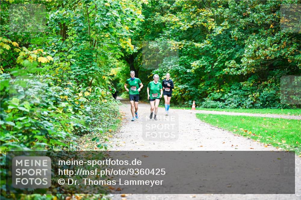 12.10.2025 - Bramfelder Halbmarathon 2025 Dr. Thomas Lammeyer http://msf.ph/oto/9360425 12.10.2025 11:12:19 Laufen 2355, 2318 meine-sportfotos.de