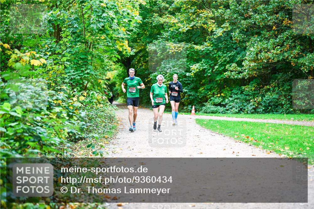 12.10.2025 - Bramfelder Halbmarathon 2025 Dr. Thomas Lammeyer http://msf.ph/oto/9360434 12.10.2025 11:12:20 Laufen 2355, 2318, 2809 meine-sportfotos.de