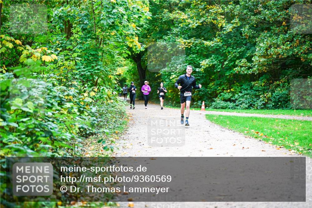 12.10.2025 - Bramfelder Halbmarathon 2025 Dr. Thomas Lammeyer http://msf.ph/oto/9360569 12.10.2025 11:12:56 Laufen 2850 meine-sportfotos.de