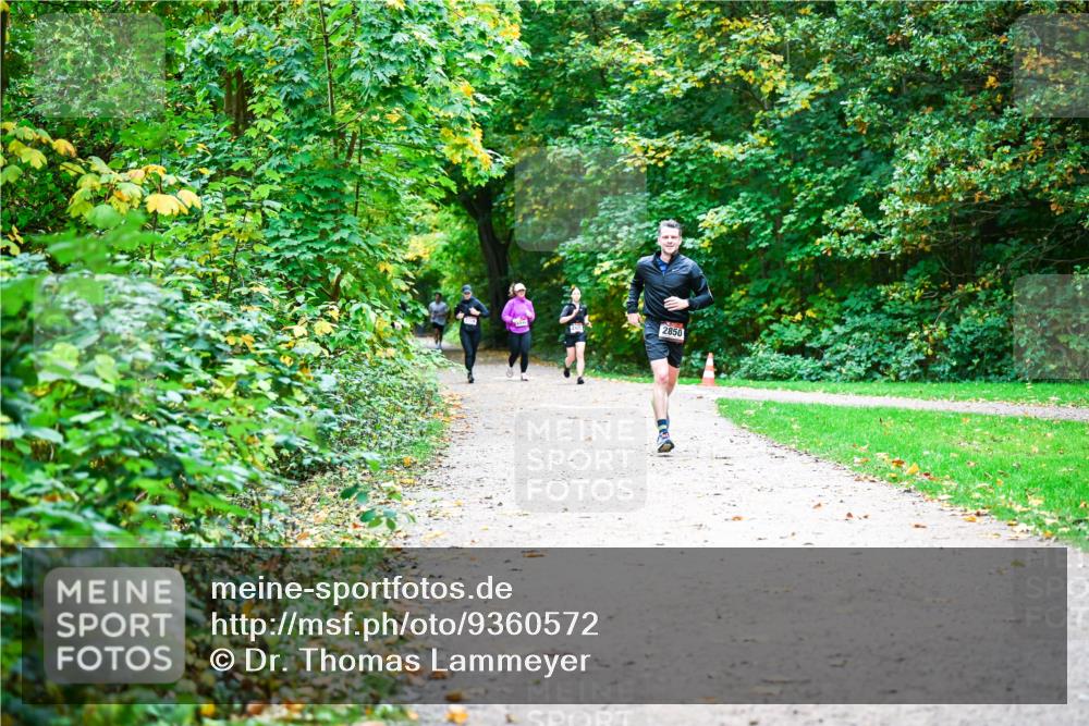12.10.2025 - Bramfelder Halbmarathon 2025 Dr. Thomas Lammeyer http://msf.ph/oto/9360572 12.10.2025 11:12:56 Laufen 2850 meine-sportfotos.de