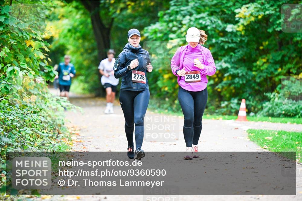 12.10.2025 - Bramfelder Halbmarathon 2025 Dr. Thomas Lammeyer http://msf.ph/oto/9360590 12.10.2025 11:13:04 Laufen 2728, 2849 meine-sportfotos.de