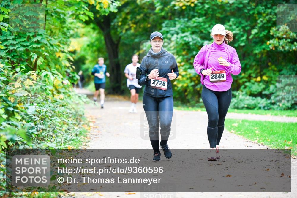 12.10.2025 - Bramfelder Halbmarathon 2025 Dr. Thomas Lammeyer http://msf.ph/oto/9360596 12.10.2025 11:13:06 Laufen 2728, 50, 2849 meine-sportfotos.de