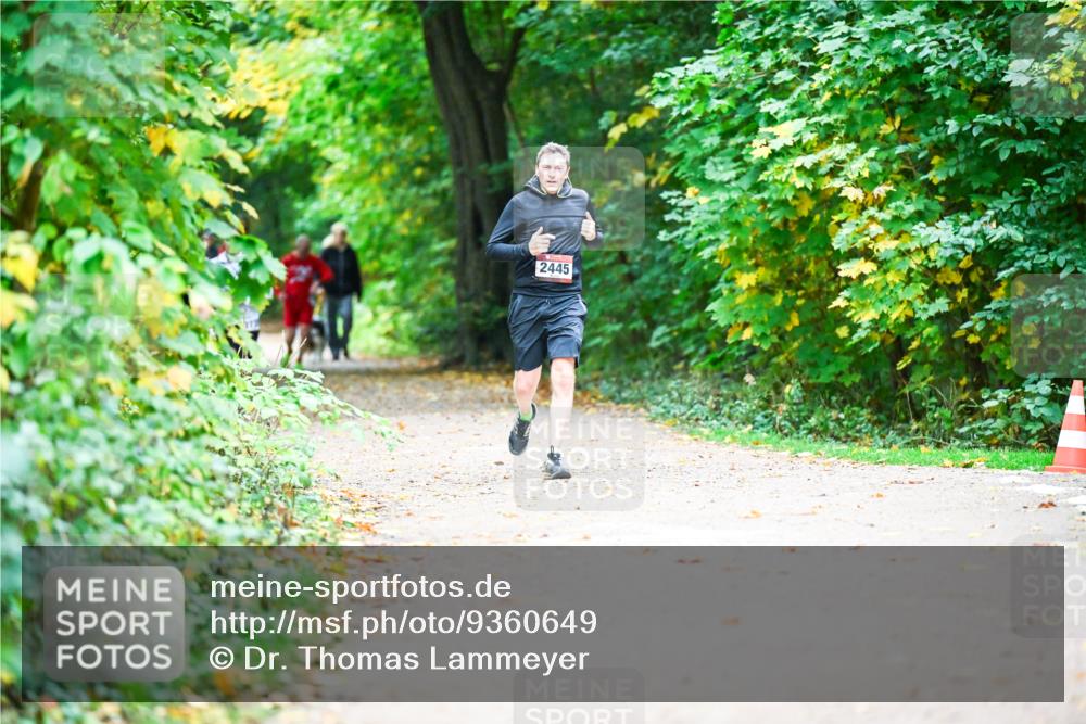 12.10.2025 - Bramfelder Halbmarathon 2025 Dr. Thomas Lammeyer http://msf.ph/oto/9360649 12.10.2025 11:13:20 Laufen 2445 meine-sportfotos.de