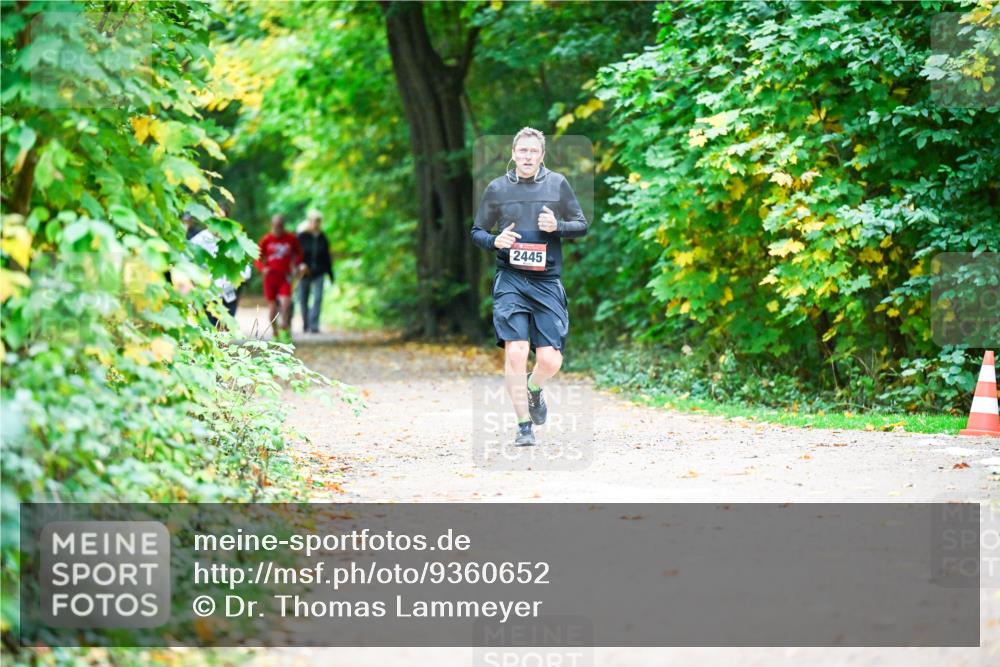 12.10.2025 - Bramfelder Halbmarathon 2025 Dr. Thomas Lammeyer http://msf.ph/oto/9360652 12.10.2025 11:13:20 Laufen 2445 meine-sportfotos.de