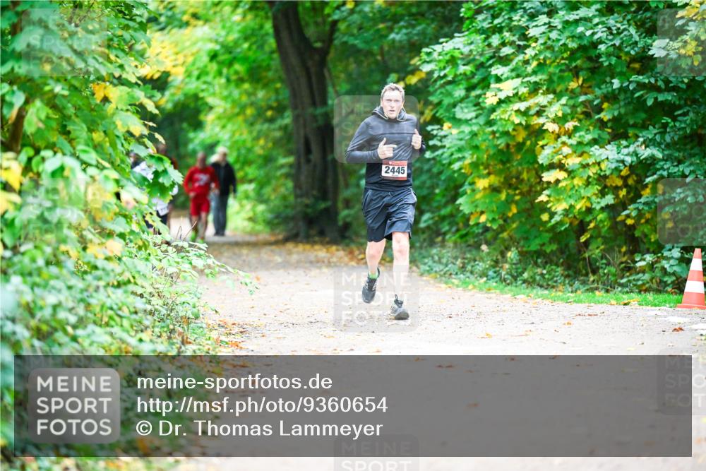 12.10.2025 - Bramfelder Halbmarathon 2025 Dr. Thomas Lammeyer http://msf.ph/oto/9360654 12.10.2025 11:13:21 Laufen 2445 meine-sportfotos.de