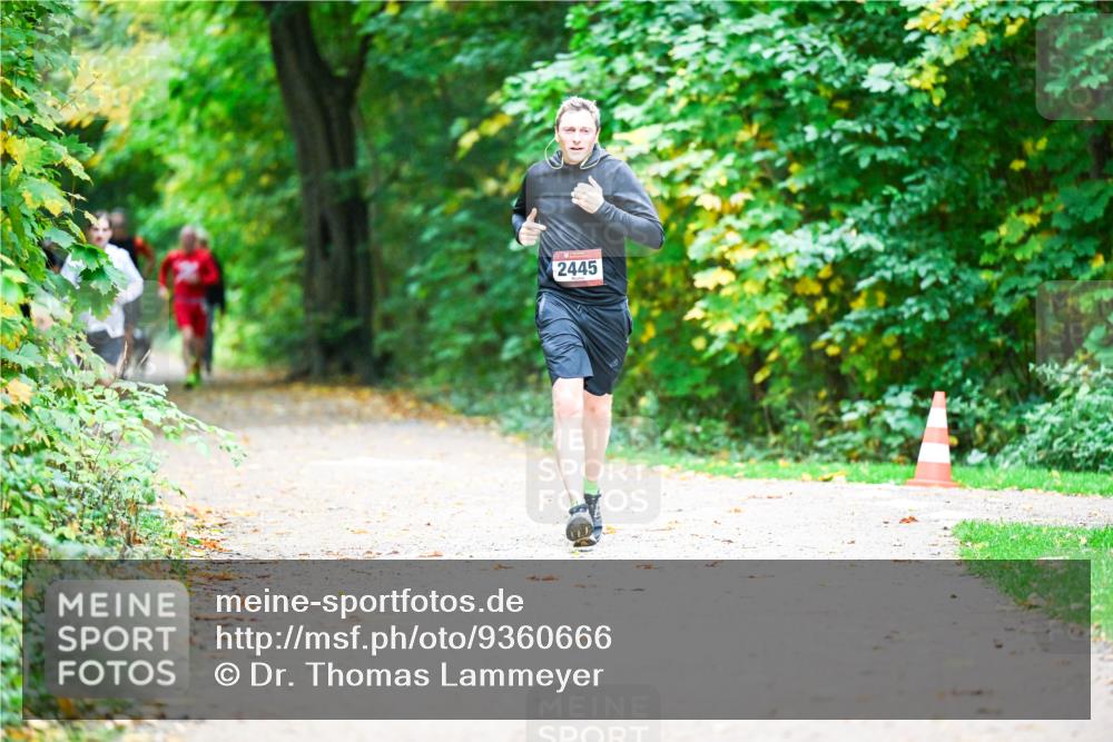 12.10.2025 - Bramfelder Halbmarathon 2025 Dr. Thomas Lammeyer http://msf.ph/oto/9360666 12.10.2025 11:13:22 Laufen 2445 meine-sportfotos.de