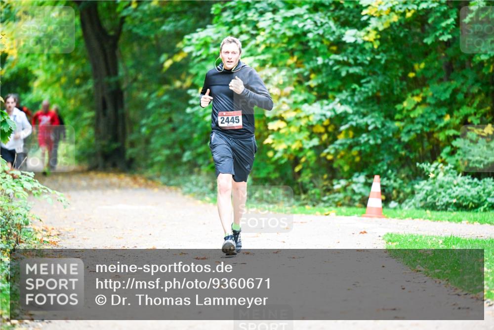 12.10.2025 - Bramfelder Halbmarathon 2025 Dr. Thomas Lammeyer http://msf.ph/oto/9360671 12.10.2025 11:13:23 Laufen 2445 meine-sportfotos.de