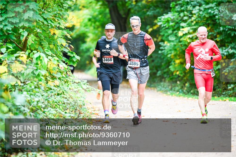 12.10.2025 - Bramfelder Halbmarathon 2025 Dr. Thomas Lammeyer http://msf.ph/oto/9360710 12.10.2025 11:13:35 Laufen 2468, 2685 meine-sportfotos.de