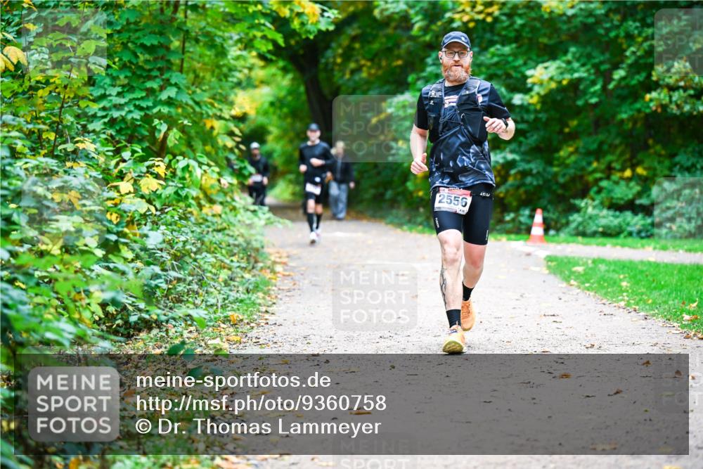 12.10.2025 - Bramfelder Halbmarathon 2025 Dr. Thomas Lammeyer http://msf.ph/oto/9360758 12.10.2025 11:13:42 Laufen 2556 meine-sportfotos.de