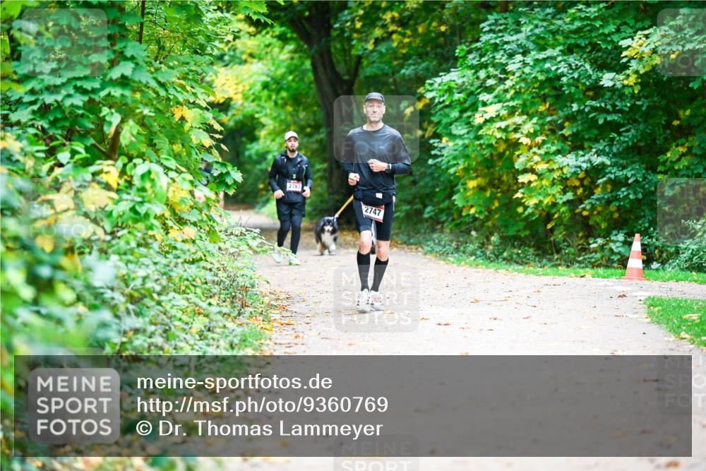 12.10.2025 - Bramfelder Halbmarathon 2025 Dr. Thomas Lammeyer http://msf.ph/oto/9360769 12.10.2025 11:13:45 Laufen 2767, 2747 meine-sportfotos.de