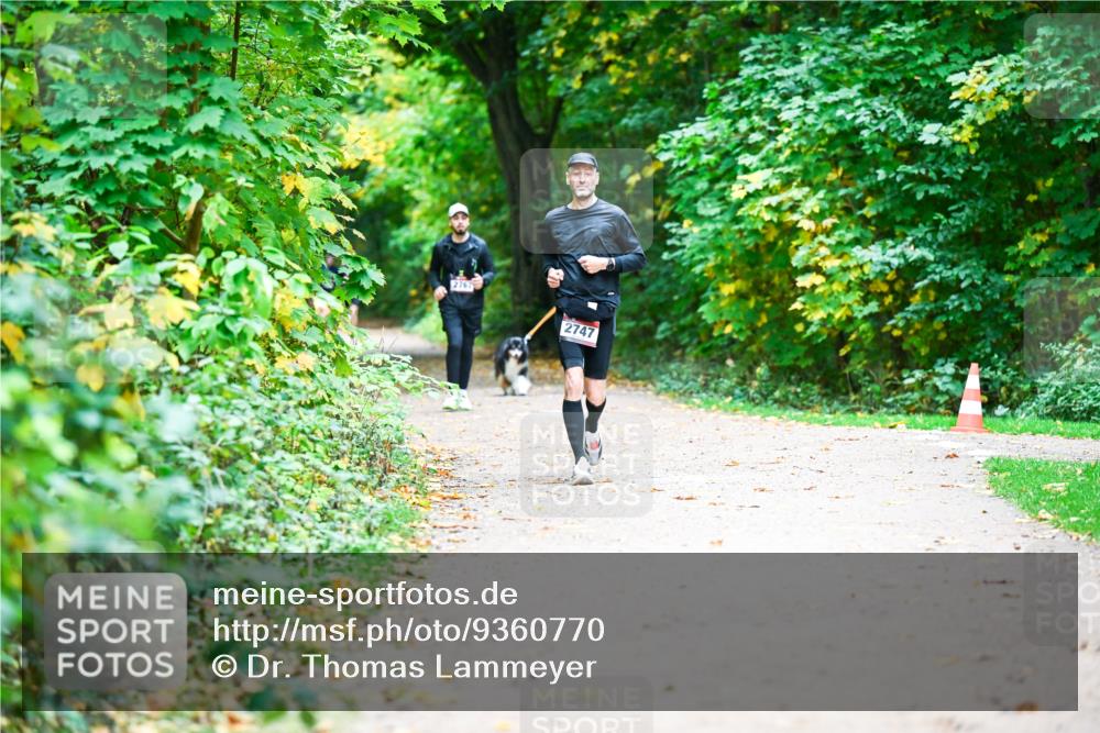 12.10.2025 - Bramfelder Halbmarathon 2025 Dr. Thomas Lammeyer http://msf.ph/oto/9360770 12.10.2025 11:13:45 Laufen 2767, 2747 meine-sportfotos.de