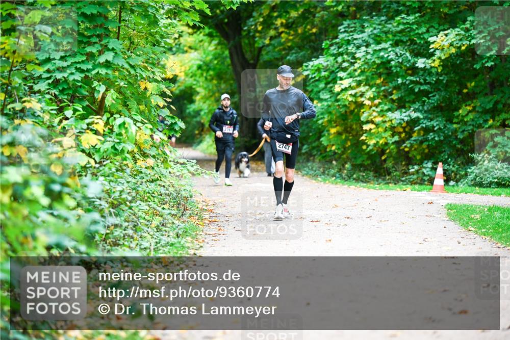 12.10.2025 - Bramfelder Halbmarathon 2025 Dr. Thomas Lammeyer http://msf.ph/oto/9360774 12.10.2025 11:13:45 Laufen 2749, 2747 meine-sportfotos.de