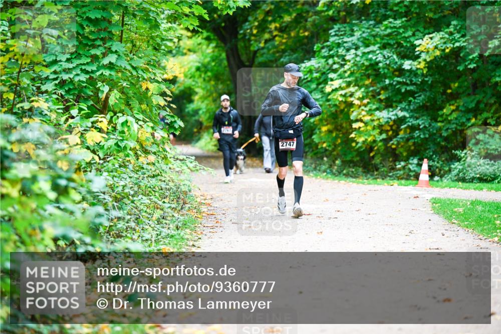12.10.2025 - Bramfelder Halbmarathon 2025 Dr. Thomas Lammeyer http://msf.ph/oto/9360777 12.10.2025 11:13:46 Laufen 2747 meine-sportfotos.de