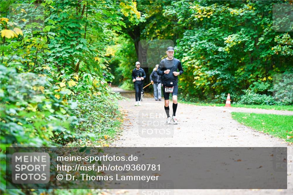 12.10.2025 - Bramfelder Halbmarathon 2025 Dr. Thomas Lammeyer http://msf.ph/oto/9360781 12.10.2025 11:13:46 Laufen 2747 meine-sportfotos.de