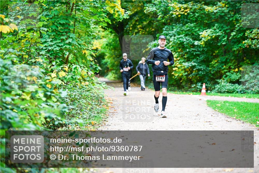 12.10.2025 - Bramfelder Halbmarathon 2025 Dr. Thomas Lammeyer http://msf.ph/oto/9360787 12.10.2025 11:13:47 Laufen 2747 meine-sportfotos.de