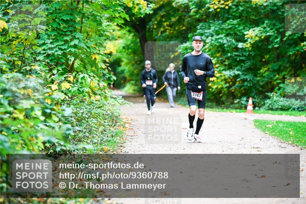 12.10.2025 - Bramfelder Halbmarathon 2025 Dr. Thomas Lammeyer http://msf.ph/oto/9360788 12.10.2025 11:13:47 Laufen 2747 meine-sportfotos.de