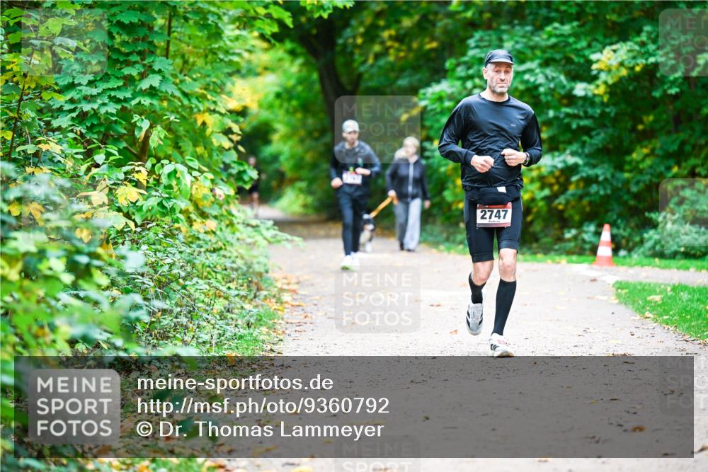 12.10.2025 - Bramfelder Halbmarathon 2025 Dr. Thomas Lammeyer http://msf.ph/oto/9360792 12.10.2025 11:13:48 Laufen 2747 meine-sportfotos.de