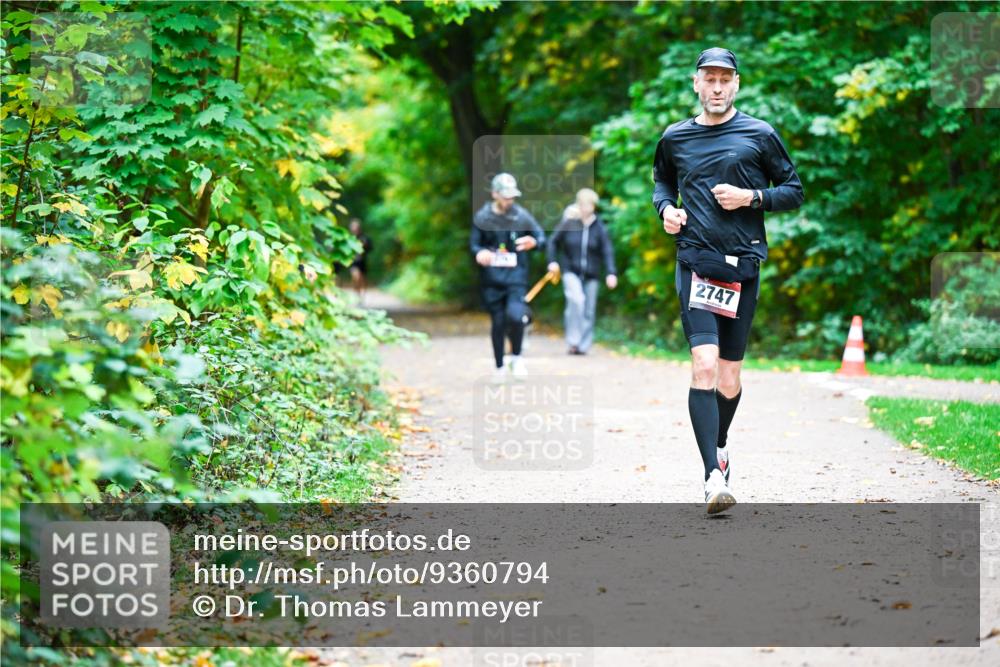 12.10.2025 - Bramfelder Halbmarathon 2025 Dr. Thomas Lammeyer http://msf.ph/oto/9360794 12.10.2025 11:13:48 Laufen 2747 meine-sportfotos.de