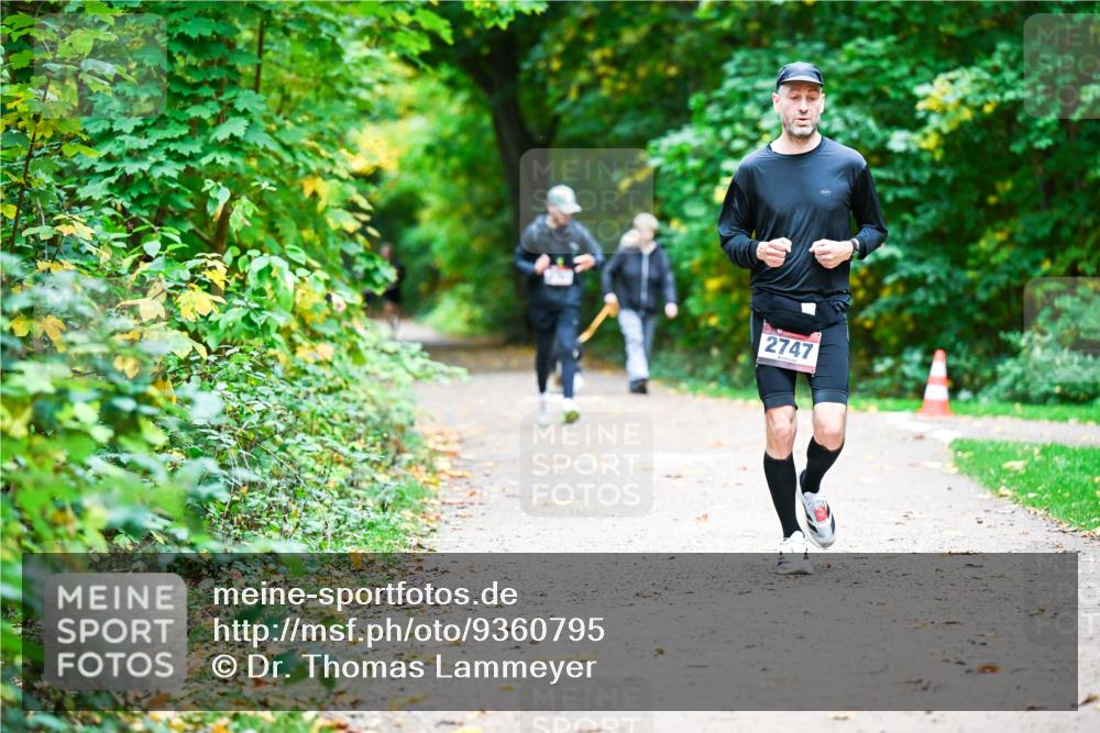 12.10.2025 - Bramfelder Halbmarathon 2025 Dr. Thomas Lammeyer http://msf.ph/oto/9360795 12.10.2025 11:13:48 Laufen 2747 meine-sportfotos.de