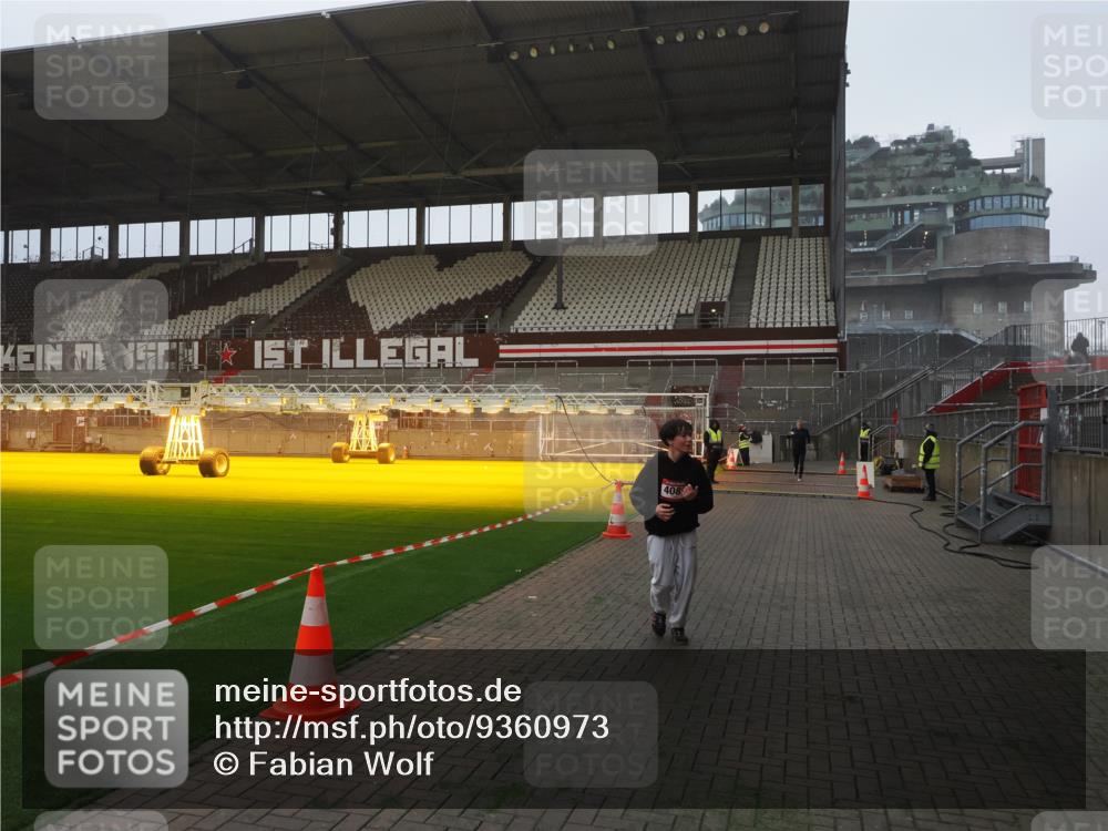 07.12.2025 - St. Pauli X-Mass-Run No. 15 Fabian Wolf http://msf.ph/oto/9360973 07.12.2025 09:55:02 Ziel 1649, 4088 meine-sportfotos.de