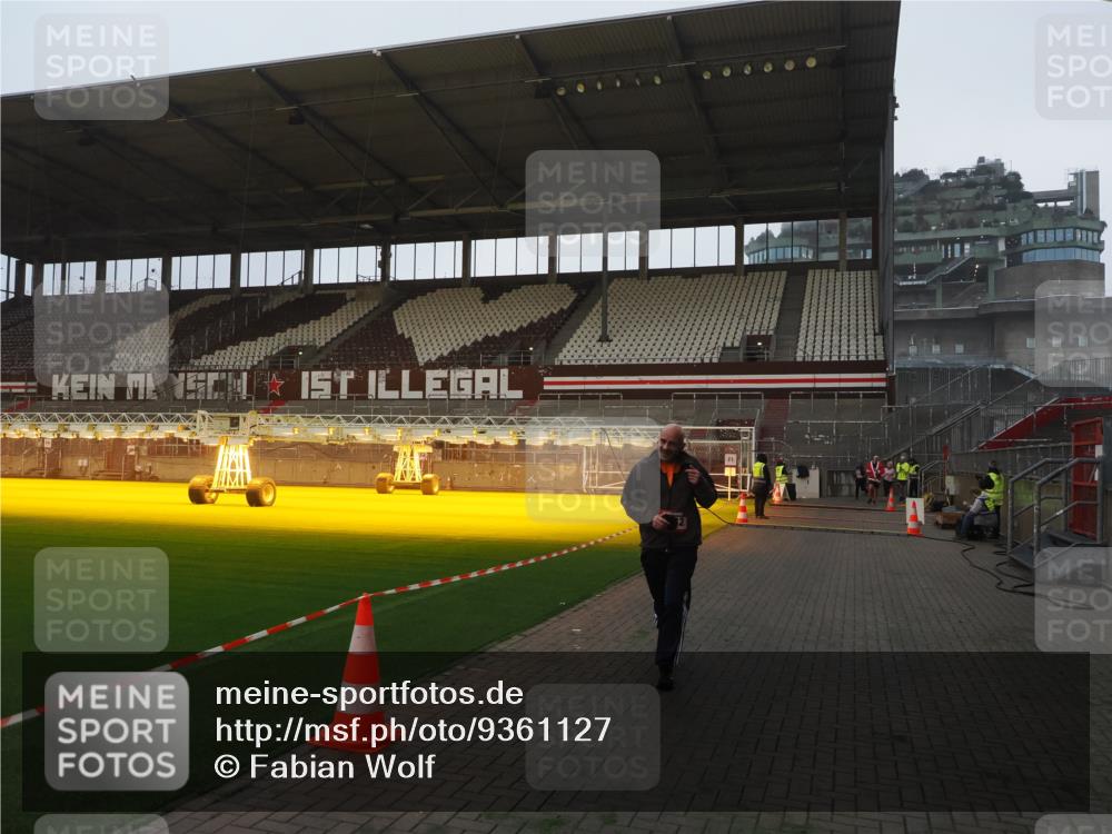 07.12.2025 - St. Pauli X-Mass-Run No. 15 Fabian Wolf http://msf.ph/oto/9361127 07.12.2025 09:57:18 Ziel 3320, 4032 meine-sportfotos.de