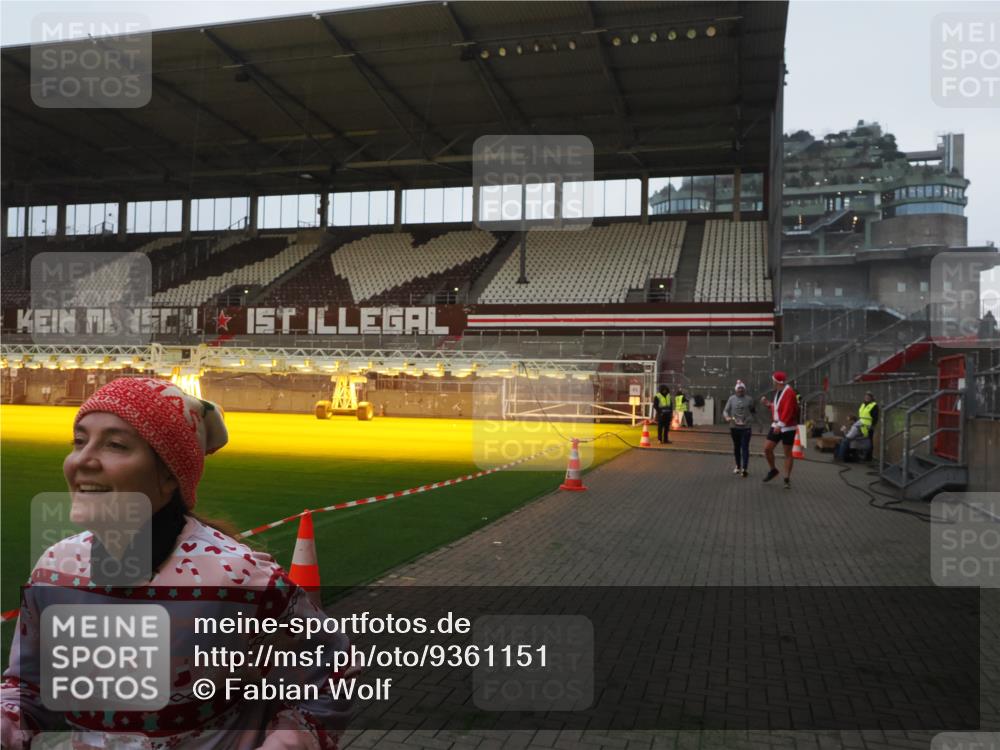 07.12.2025 - St. Pauli X-Mass-Run No. 15 Fabian Wolf http://msf.ph/oto/9361151 07.12.2025 09:57:30 Ziel 632, 1292, 1293, 1377, 1395, 2678 meine-sportfotos.de