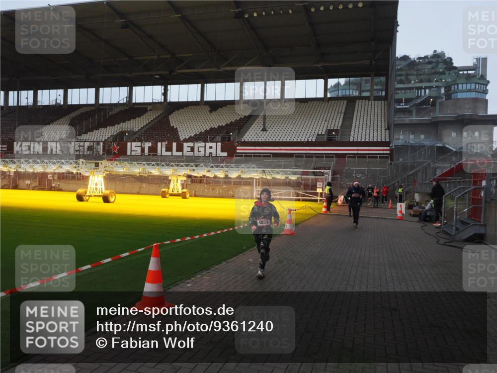 07.12.2025 - St. Pauli X-Mass-Run No. 15 Fabian Wolf http://msf.ph/oto/9361240 07.12.2025 09:58:28 Ziel 238, 261, 483, 1173, 1603, 1633, 1774, 2205, 3515, 4031, 4206 meine-sportfotos.de