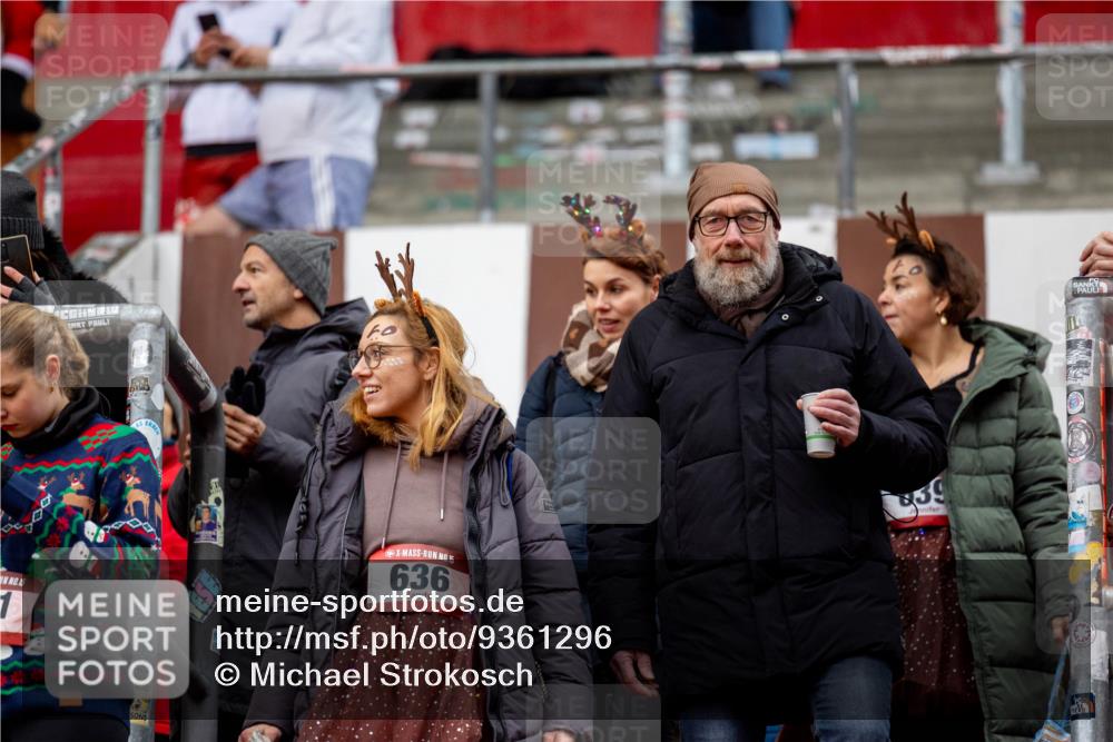 07.12.2025 - St. Pauli X-Mass-Run No. 15 Michael Strokosch http://msf.ph/oto/9361296 07.12.2025 10:47:20 Laufen 15, 1, 15, 636, 39 meine-sportfotos.de