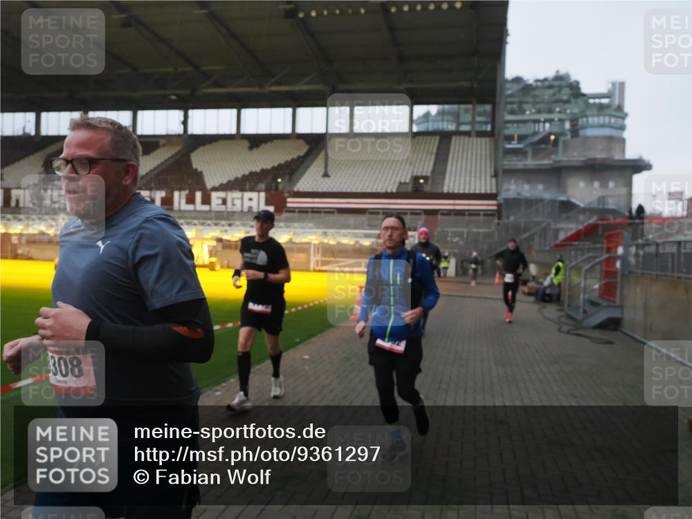 07.12.2025 - St. Pauli X-Mass-Run No. 15 Fabian Wolf http://msf.ph/oto/9361297 07.12.2025 09:58:42 Ziel 483, 532, 1003, 1115, 1528, 1542, 1603, 1782, 1785, 2392, 3308, 4031 meine-sportfotos.de