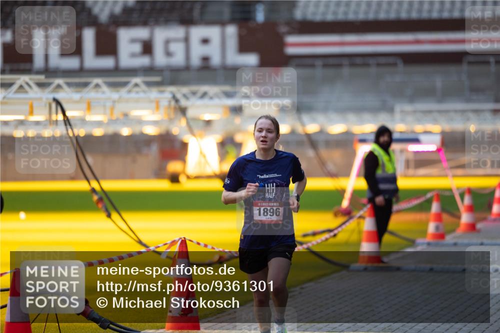 07.12.2025 - St. Pauli X-Mass-Run No. 15 Michael Strokosch http://msf.ph/oto/9361301 07.12.2025 10:50:48 Laufen 15, 1896 meine-sportfotos.de