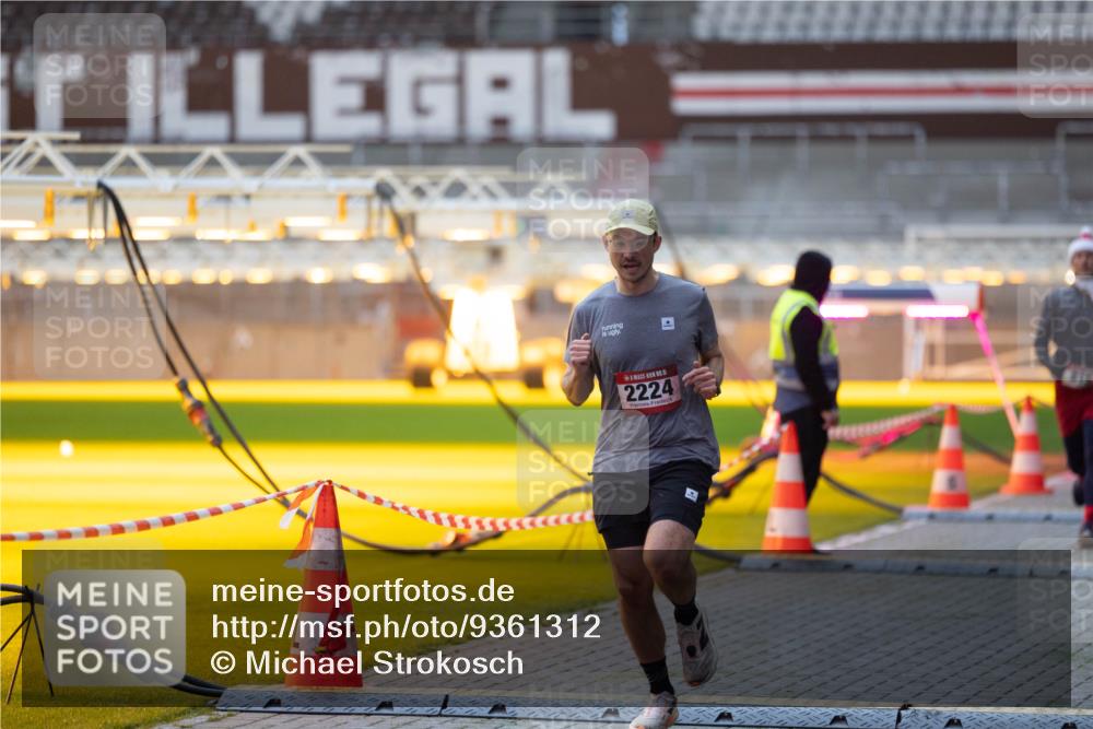 07.12.2025 - St. Pauli X-Mass-Run No. 15 Michael Strokosch http://msf.ph/oto/9361312 07.12.2025 10:51:33 Laufen 15, 2224 meine-sportfotos.de