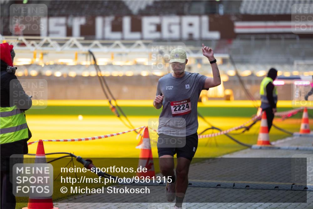 07.12.2025 - St. Pauli X-Mass-Run No. 15 Michael Strokosch http://msf.ph/oto/9361315 07.12.2025 10:51:34 Laufen 4, 15, 2224 meine-sportfotos.de