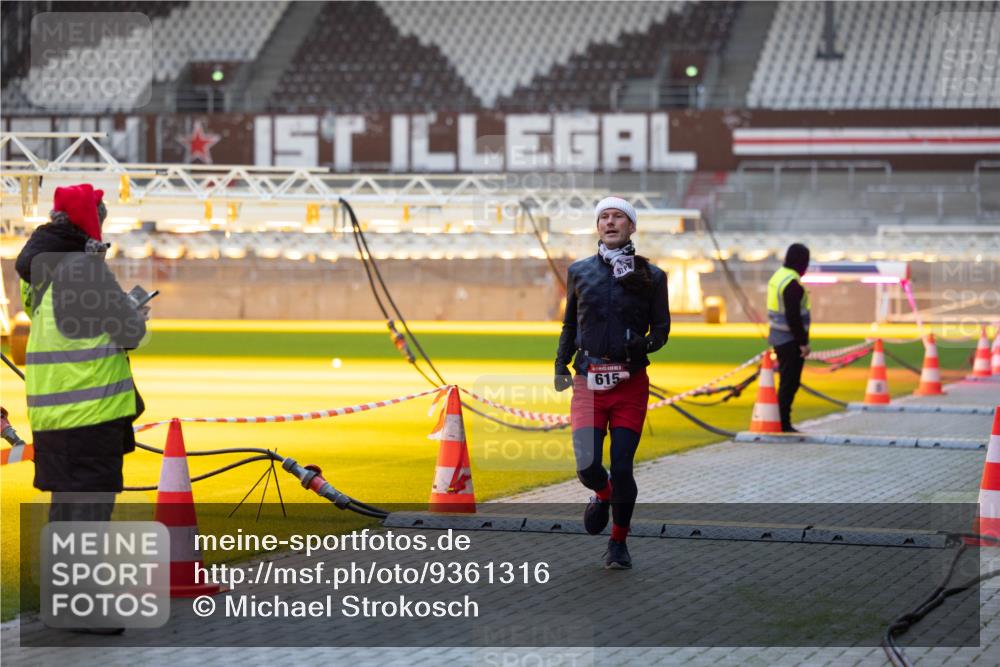 07.12.2025 - St. Pauli X-Mass-Run No. 15 Michael Strokosch http://msf.ph/oto/9361316 07.12.2025 10:51:37 Laufen 615 meine-sportfotos.de
